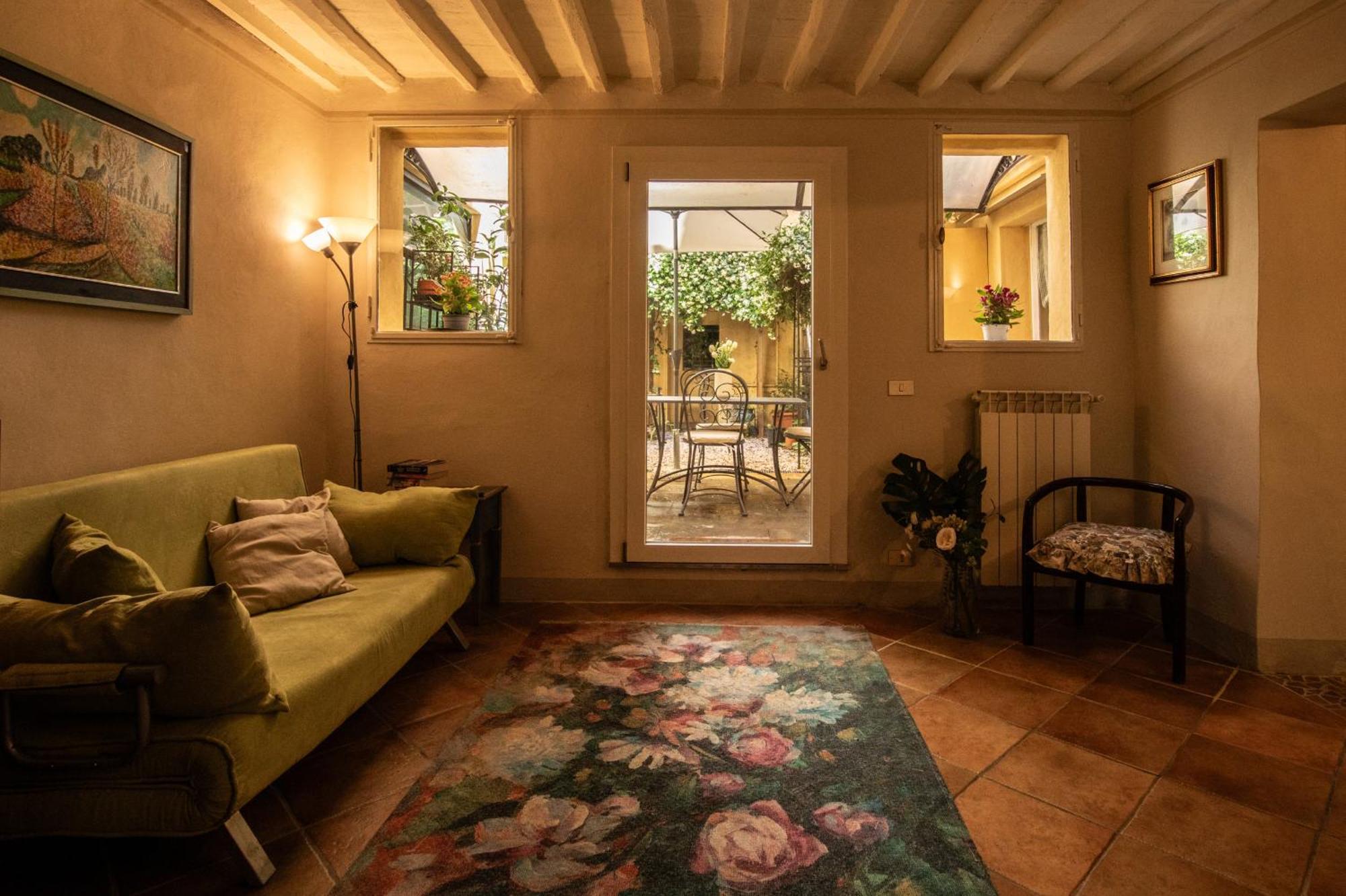 Madalina With Garden Apartment *